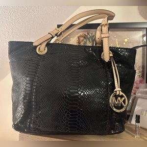 Michael Kors Snake embossed tote